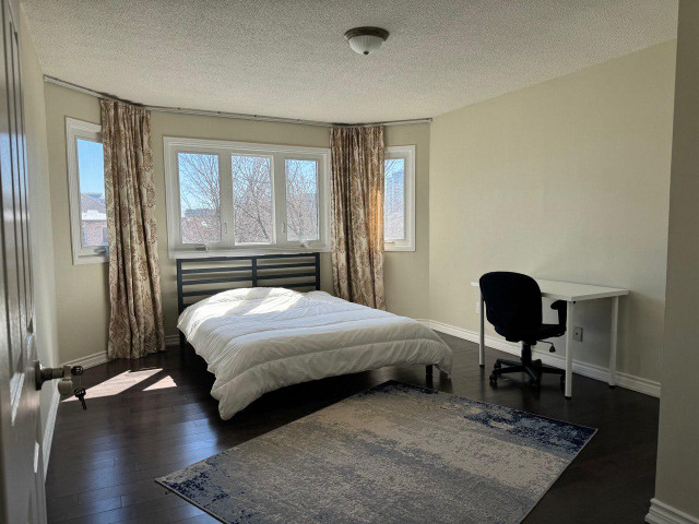 Spacious, Furnished Master Bedroom for Rent in Room Rentals & Roommates in Markham / York Region