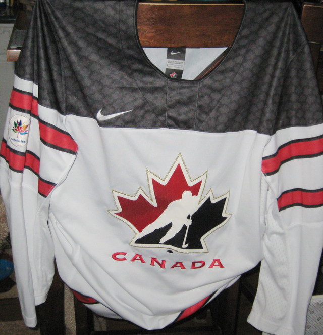 Nike Team Canada IIHF Hockey Jersey 150th Anniversary Large in Hockey in Sudbury