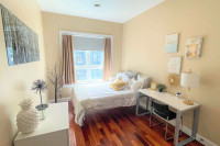 $750 1 BEDROOM & 1 BATHROOM MAY - AUG SUBLET (STUDENT KINGSTON)