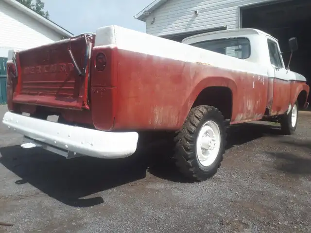 LOTS OF SIGNS AND OTHER MAN CAVE DECOR( tractor grills etc) in Other in Belleville - Image 7