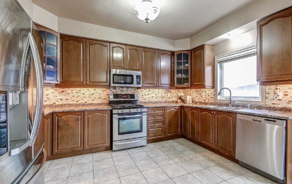 4 bedroom detached unfurnished house for rent immediately 4