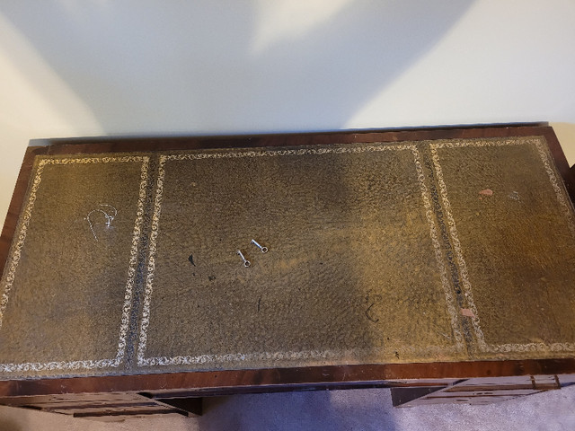 Antique Mahogany desk in Desks in Bedford - Image 4