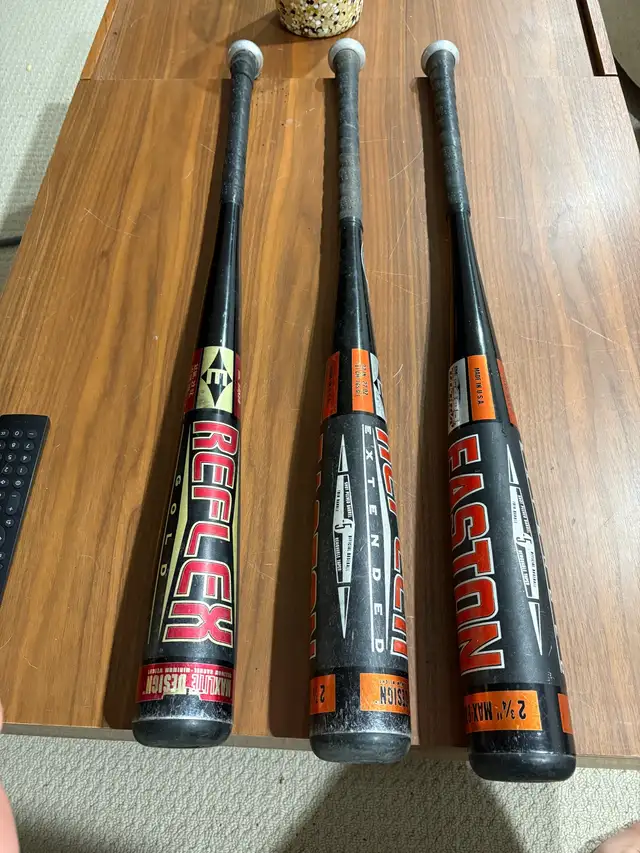 3 Easton reflex bats sold as a lot  in Baseball & Softball in Guelph - Image 2