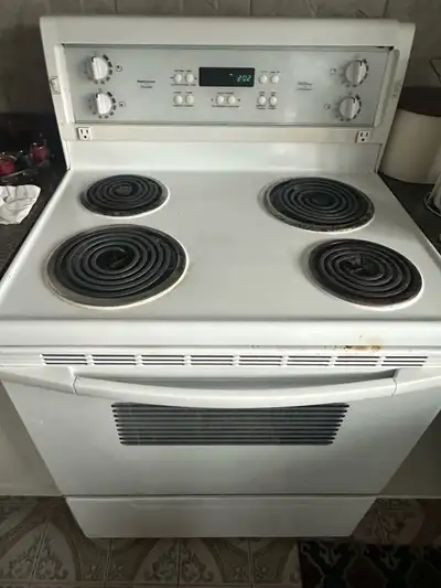 Cuisinière Kenmore fonctionnelle, View more