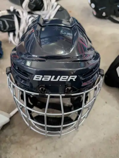 Bauer Kids hockey helmet (2), View more