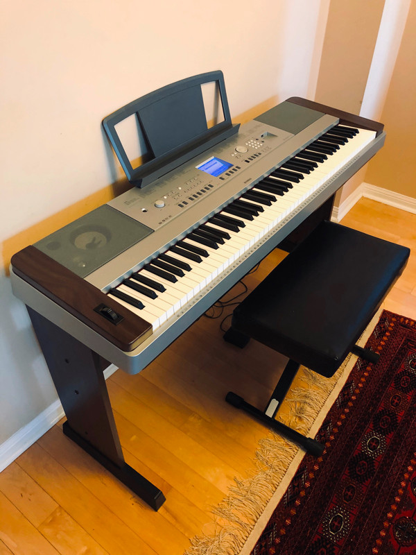 Yamaha Grand Portable Digital Piano DGX-640 | Pianos & Keyboards | Oakville  / Halton Region | Kijiji