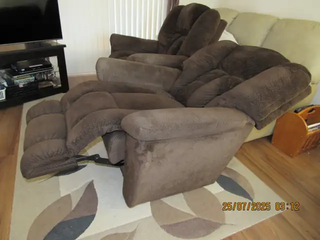 Lazy Boy Rocker Recliners - Matched Pair63793683540737124