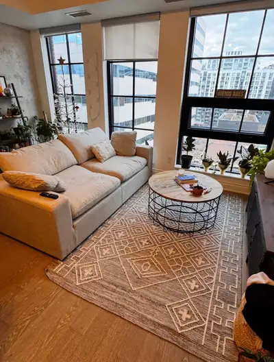 Harlowe 720 sqft 1+1, Welcome To The Harlowe! This Functional One Plus Den Features 9Ft Exposed Conc...