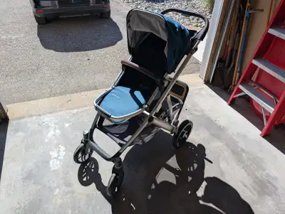 Uppababy Vista V2 Stroller with bassinet and more, View more