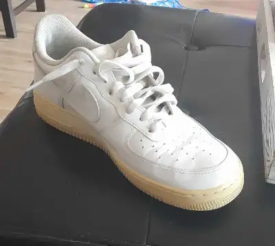 Air Force One low sneakers 60.00 size 8.5, View more