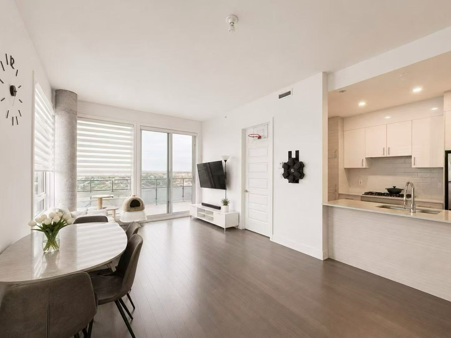 Penthouse for rent Sept 1 — photo 3