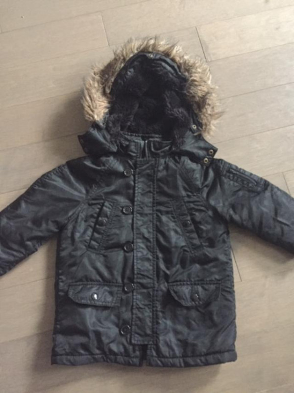 H & M Girl Hooded Waterproof Jacket Winter Warm Coat size 2y in Clothing - 2T in Markham / York Region - Image 2