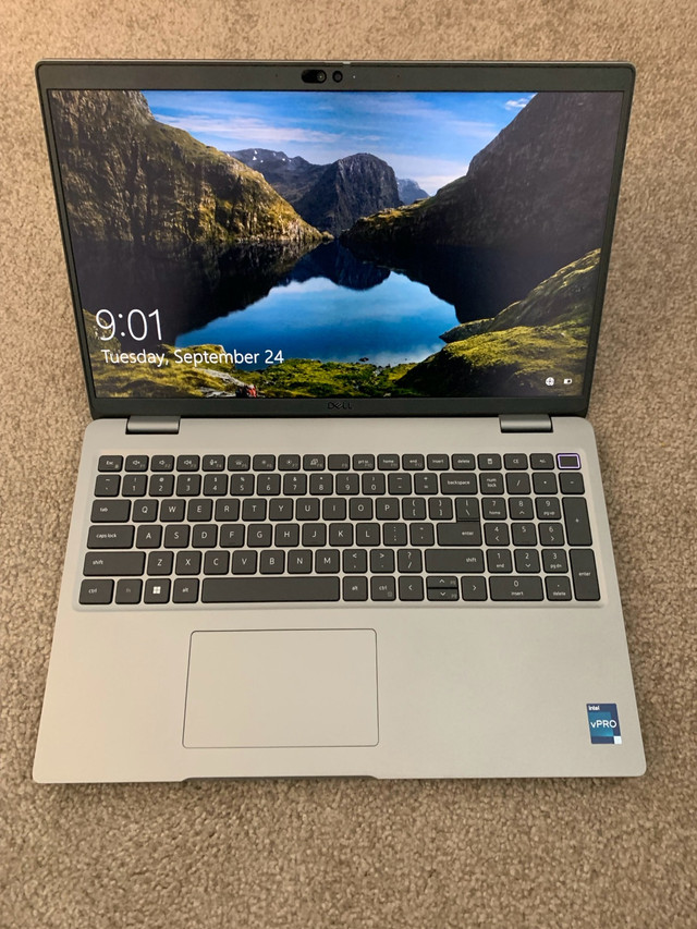 Dell Latitude 5540 - i5-1350p - 16gb ram - 256 - Touch Display in Laptops in Ottawa