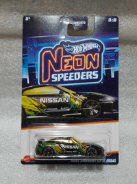 Hotwheels '17 Nissan GT-R- Neon Speeders 