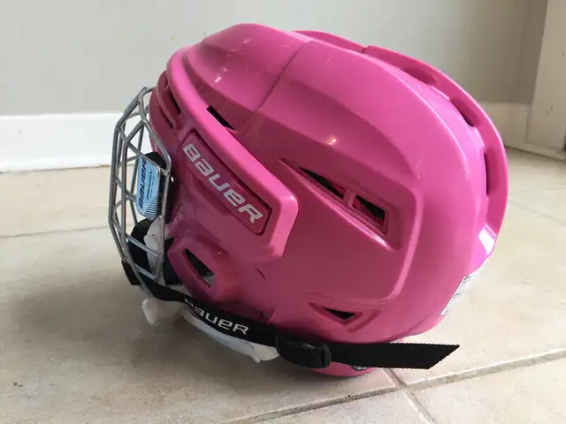Bauer Prodigy Youth Kids Hockey Helmet Pink Like New in Hockey in City of Toronto - Image 4