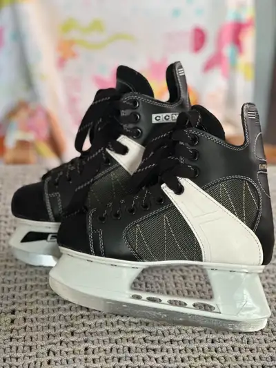 kids Hockey skates SIZE 4, View more