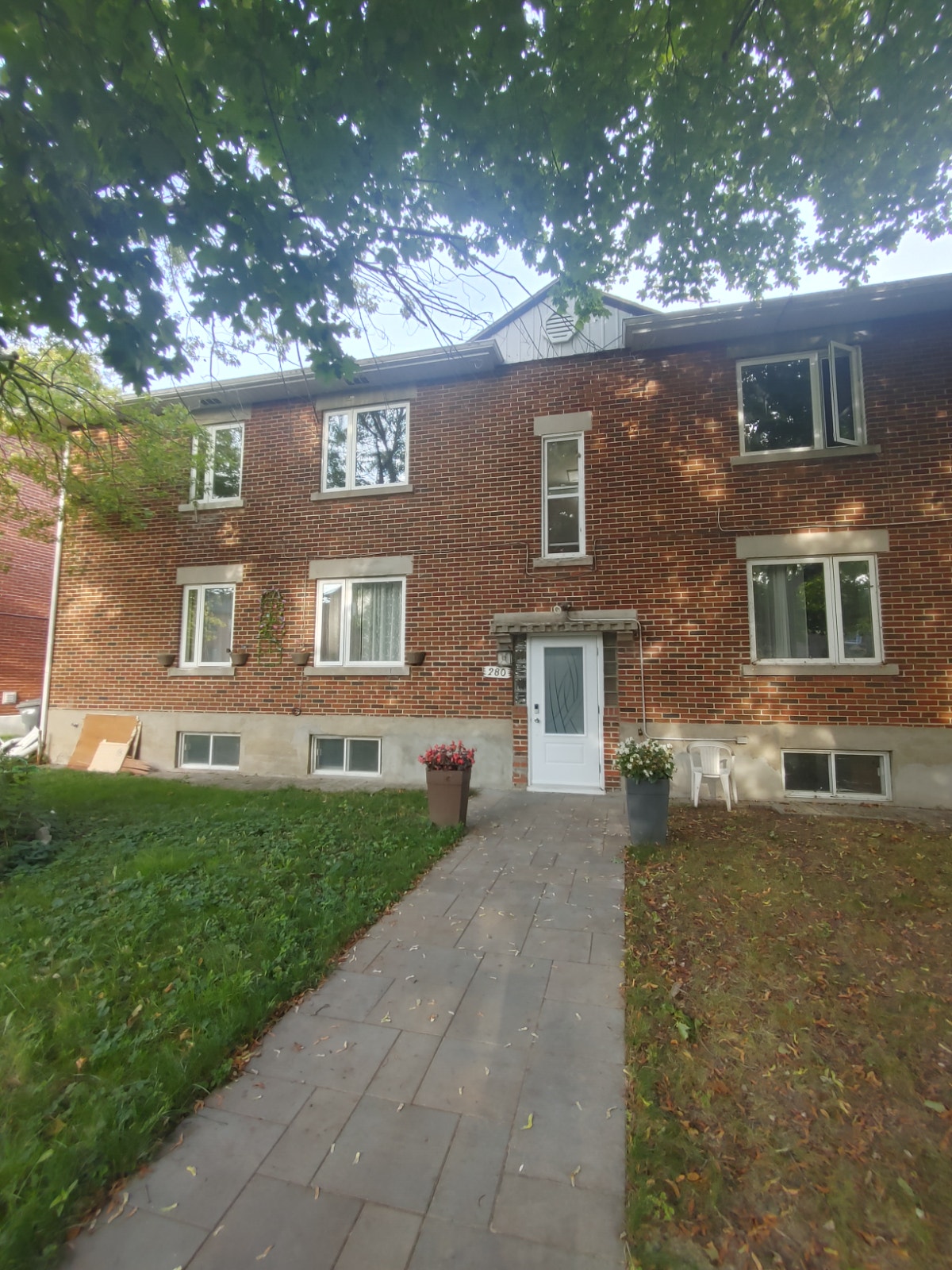 280 45e Avenue — photo 1