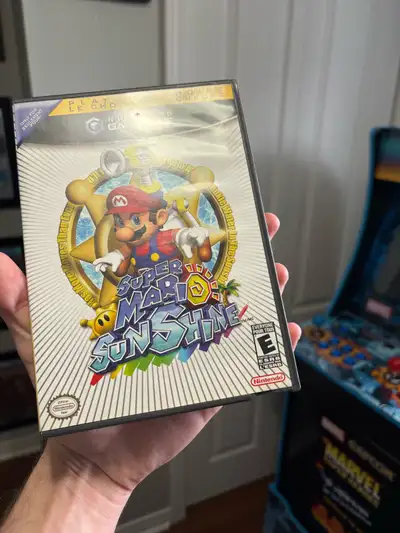 Mario sunshine for gamecube box only no game. Comes from smokes free and pet free household - 15$ Ma...