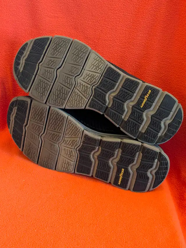 Men's black slip-on sneakers - size 12 in Men's Shoes in Edmonton - Image 3