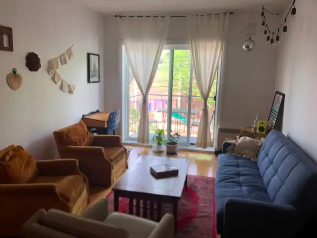 Dec. 51/2 in the Mile-End - 2 Bedroom Apartment in the Mile-End