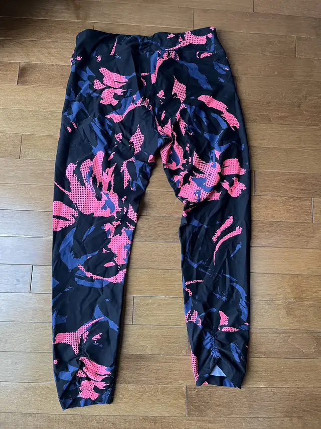 CALVIN KLEIN performance wick women's running workout l in Women's - Bottoms in Ottawa - Image 6