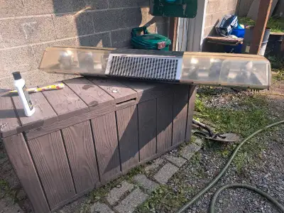 With some blue vinyl wrap, you got yourself an ecto1 code 3 lightbar! I dont reccomend painting as t...