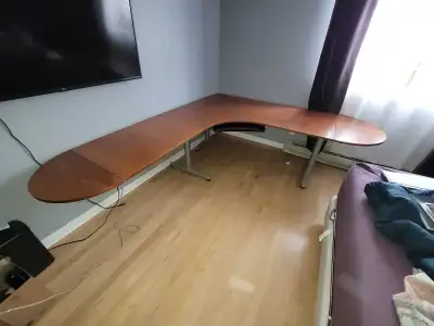 Bureau de travail à donner, View more