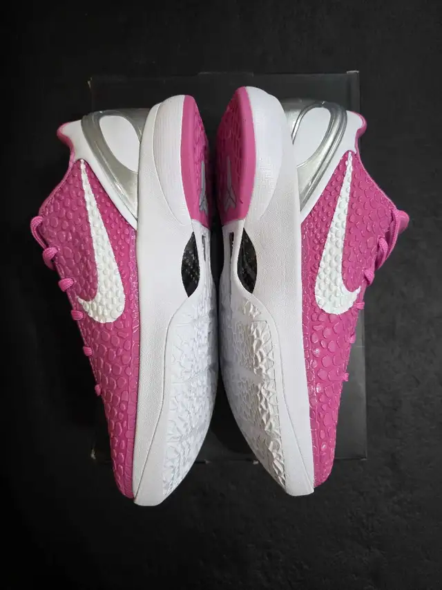 Kobe 6 Kay Yow size 8 in Men's Shoes in Mississauga / Peel Region - Image 5