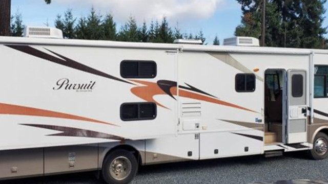 2007 Pursuit class A 34'**with bunks & 2 slides**Inspected** in RVs & Motorhomes in Edmonton