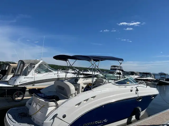 Chaparral Signature 250 in Powerboats & Motorboats in Sherbrooke - Image 4