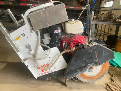 Core Cut 1800 XL concrete cutter. Honda GX390 engine. Extra water tank. Up to 20" blade. Very low ho...