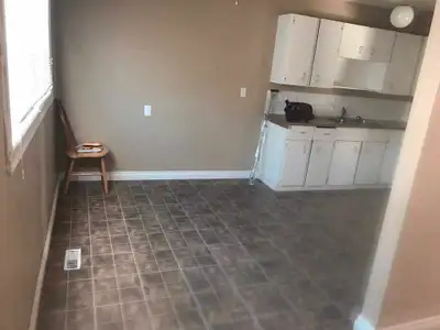 3 bed half duplex for rent(clareview)