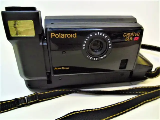 Polaroid Captiva SLR Auto Focus Instant Film Camera in Cameras & Camcorders in Ottawa - Image 2
