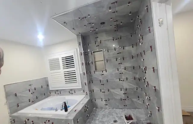 $4995 NEW FULL WASHROOMS/BATHROOMS RENOVATIONS. in Renovations, General Contracting & Handyman in London - Image 6