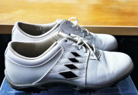 Classy Ladies Leather FootJoy solid Golf shoes. Spiked. 9M.