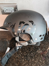 K2 Thrive Snowboard Helmet 55-59CM (size medium)