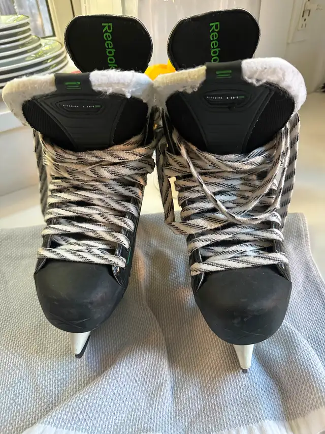 Junior Reebok RIBCOR Ice Hockey Skates in Hockey in City of Montréal - Image 7