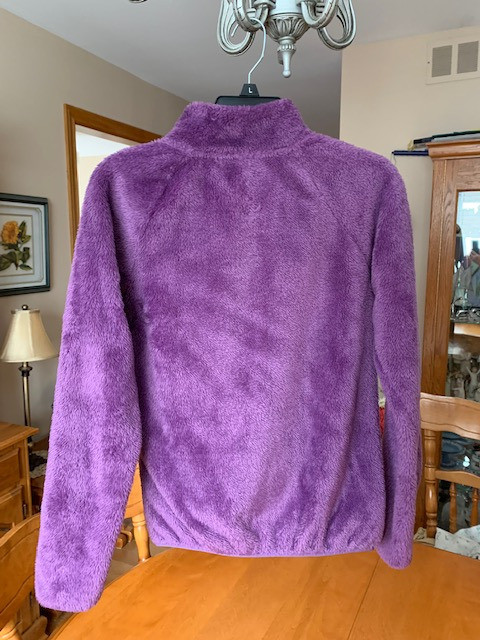 Bench Sherpa purple jacket  Size 14/16 in Kids & Youth in City of Halifax - Image 2