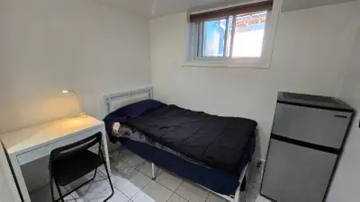 - 2 Minute walk to the CALEDONIA LRT Station - AVAILABLE JUNE 1ST - Bathroom and kitchen shared with...