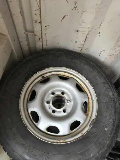 Firestone winter Edge tires not much thread left Rims are good came off of 2015 Ford F-150 Lariat