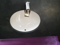 Vanity counter top 60"x 24" with Faucet and Kohler sink, évier