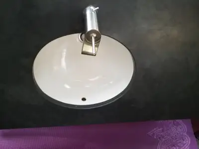Vanity counter top 60"x 24" with Faucet and Kohler sink, évier, View more
