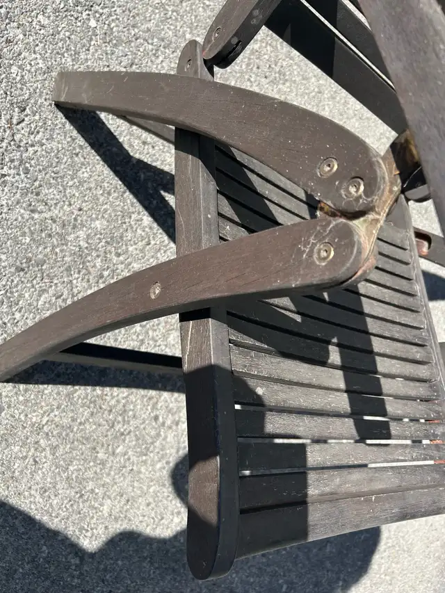 À réparer: 2 chaises pliables en tek in Patio & Garden Furniture in City of Montréal - Image 6