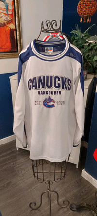 Vancouver Canucks jersey youth jersey large 