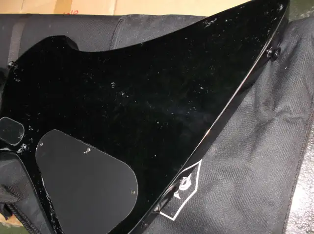 Peavey Void IV bass guitar in Guitars in Sherbrooke - Image 9