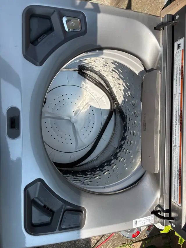 Whirlpool top load washer / washing machine in General Electronics in St. Catharines - Image 4