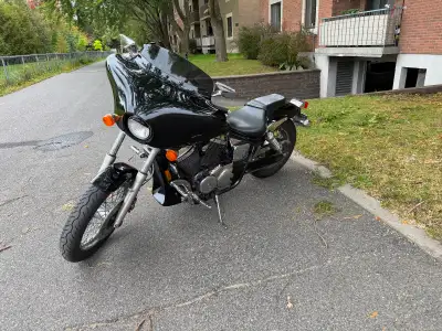 Honda Shadow Spirit 750cc 2003 49 066 KM Inclus avec l’achat pour la saison: -Pochette Trashin Suppl...