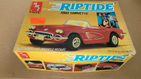 Vintage AMT Riptide 1960 Corvette Model Kit 1:25 #6621