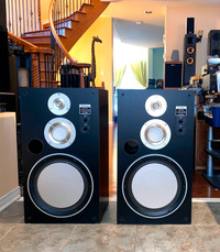 Distinctive Technics Speakers w Aluminum honeycomb Tech SB-X700A