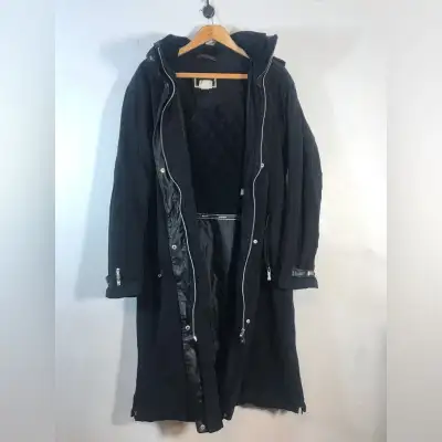 Womens size large 160$ (femme)